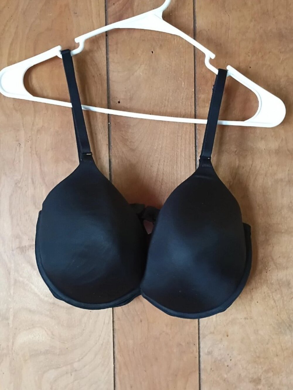 Victoria's Secret Very Sexy Bra 38DD Black Padded Underwire Adjustable Straps